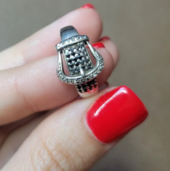 Buckle Ring With Diamonds